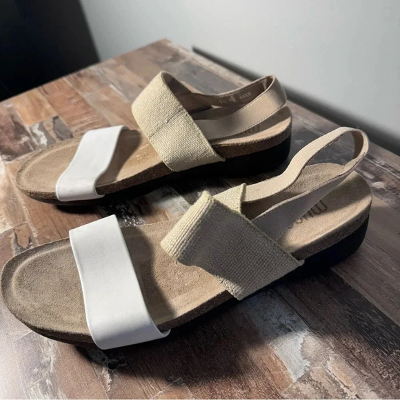NWOT Munro White and Cream Sandals Women Size 9.5 - Picture 2 of 5